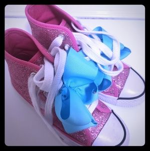 Jojo tennis shoes